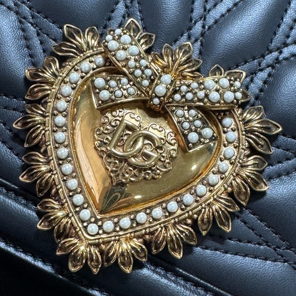 Dolce & gabbana Large Devotion bag in quilted nappa leather - Picture 10 of 14